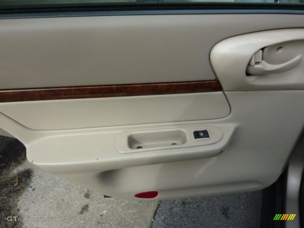 2002 Chevrolet Impala Standard Impala Model Neutral Door Panel Photo #38784493