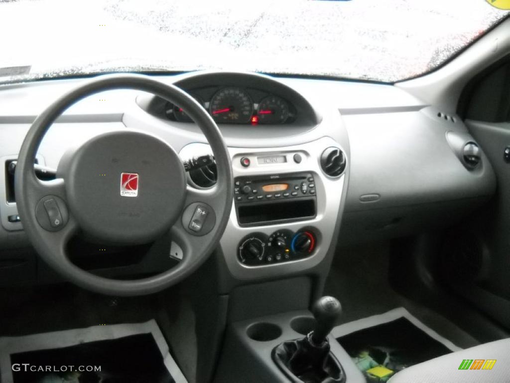 Grey Interior 2004 Saturn ION 2 Sedan Photo #38784881