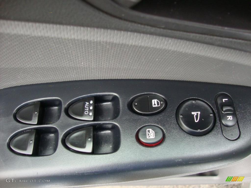2006 Honda Civic LX Sedan Controls Photo #38786602