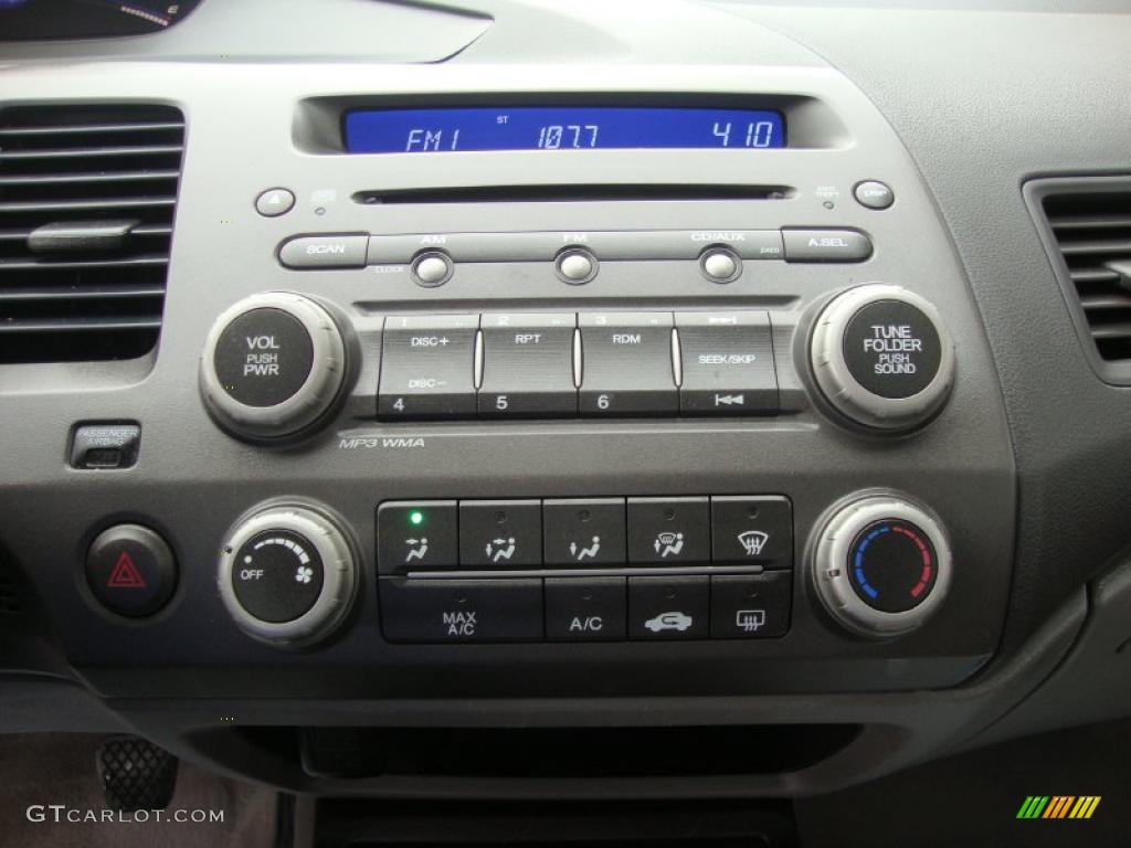 2006 Honda Civic LX Sedan Controls Photo #38786678