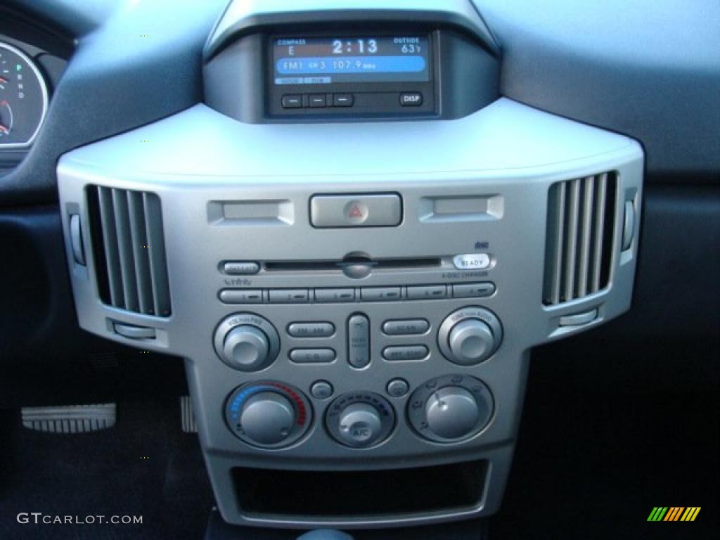 2004 Endeavor XLS AWD - Dover White Pearl / Charcoal Gray photo #13