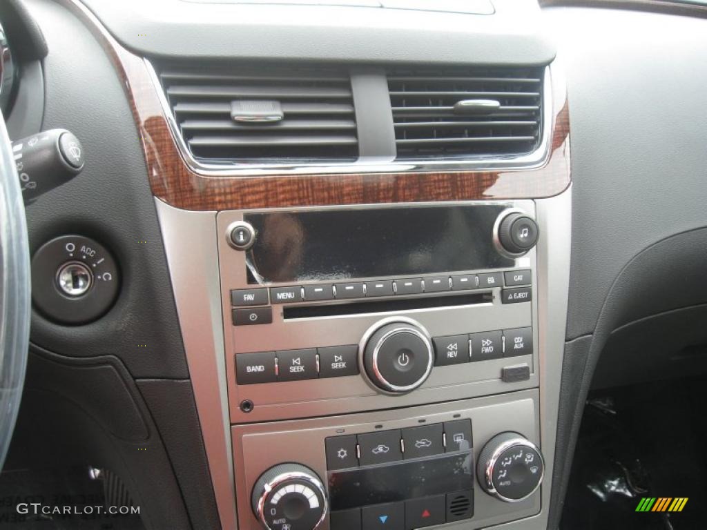 2011 Chevrolet Malibu LTZ Controls Photo #38789946