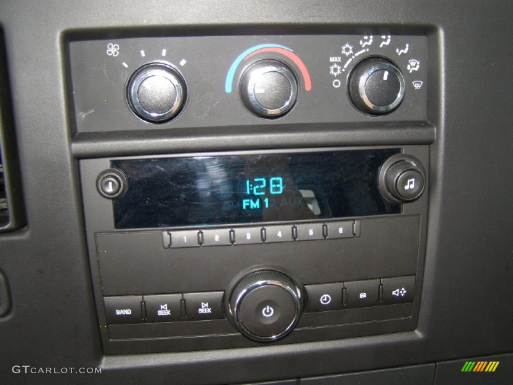 2010 Chevrolet Express 2500 Work Van Controls Photos