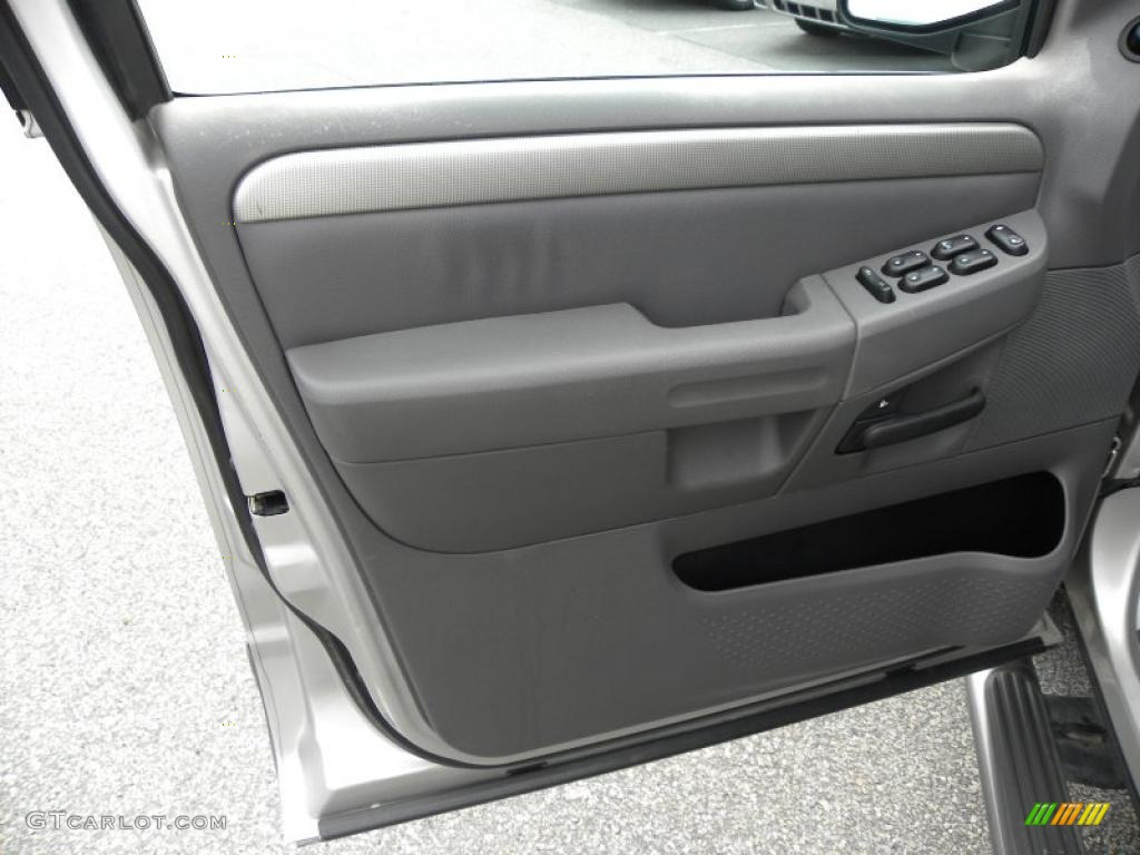 2003 Ford Explorer XLT 4x4 Graphite Grey Door Panel Photo #38797331