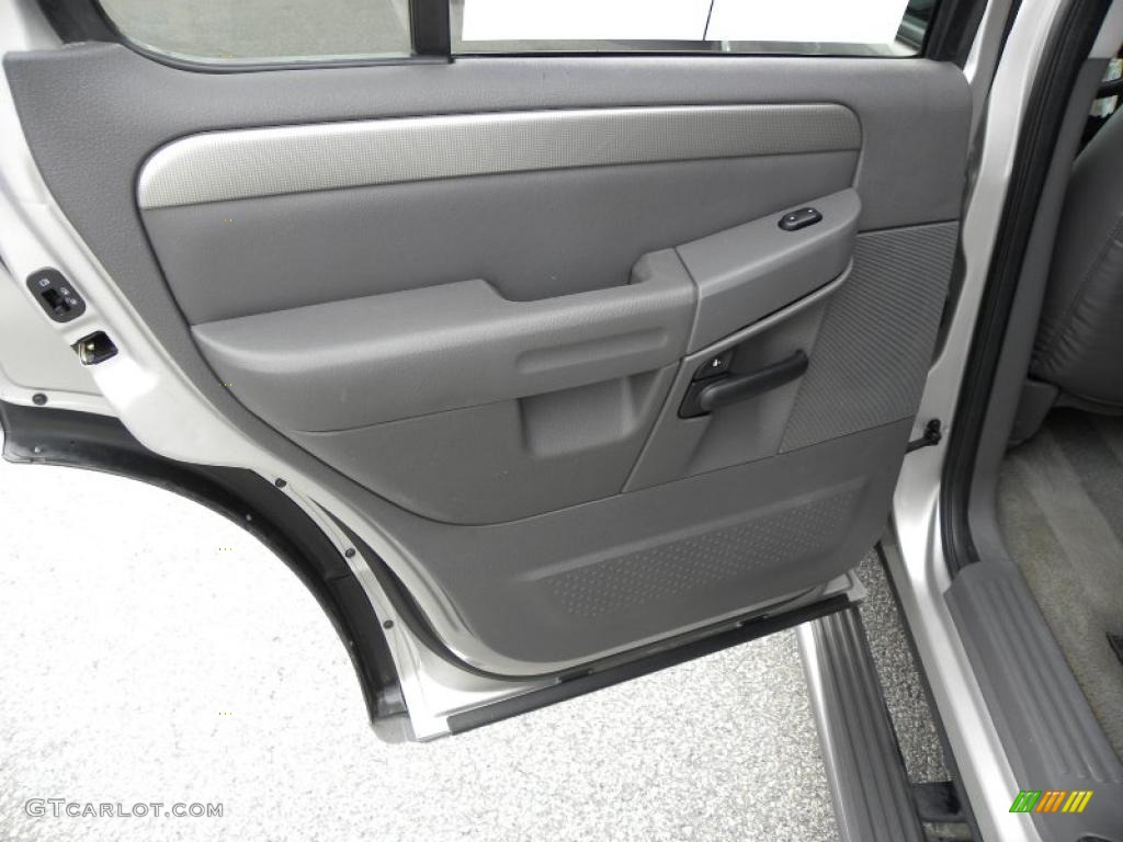 2003 Ford Explorer XLT 4x4 Graphite Grey Door Panel Photo #38797363