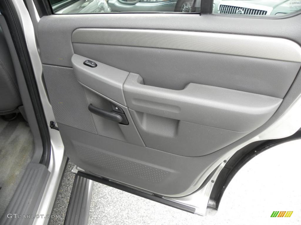 2003 Ford Explorer XLT 4x4 Graphite Grey Door Panel Photo #38797431
