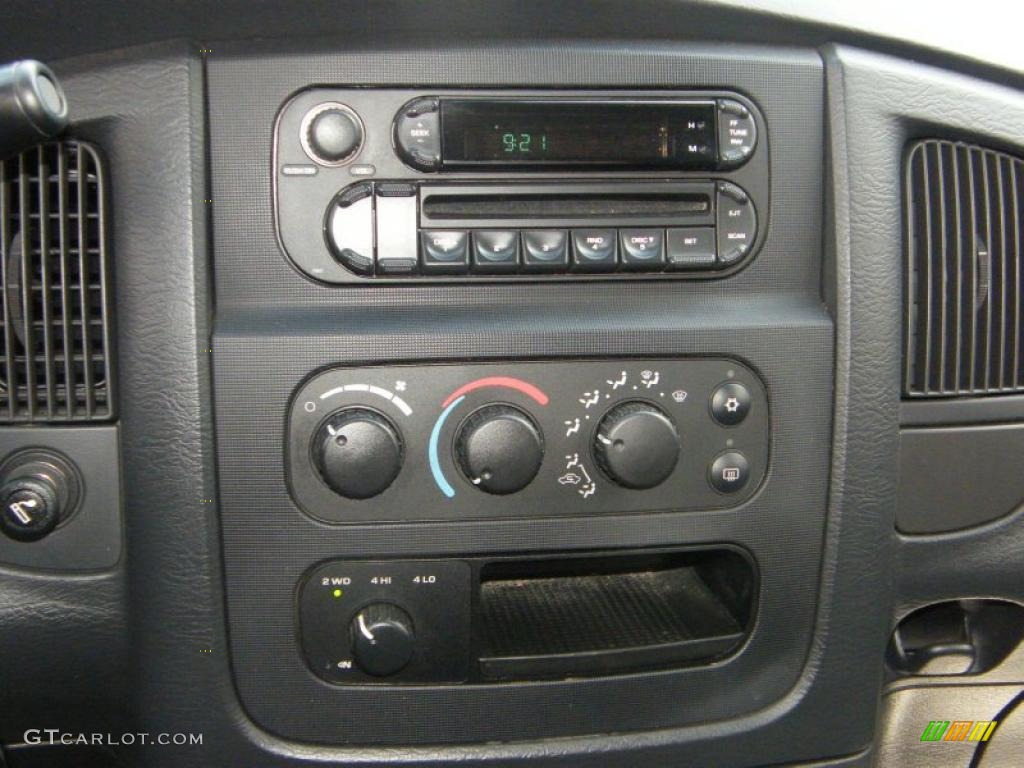 2005 Dodge Ram 2500 SLT Quad Cab 4x4 Controls Photo #38797771