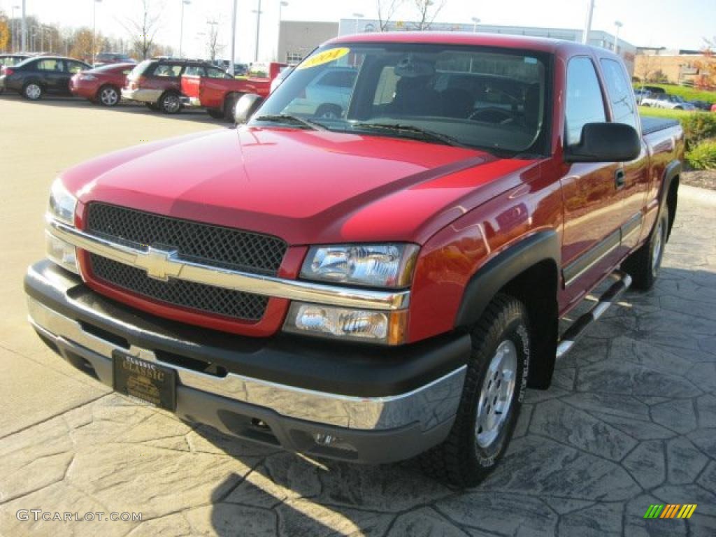 2004 Silverado 1500 Z71 Extended Cab 4x4 - Victory Red / Medium Gray photo #2