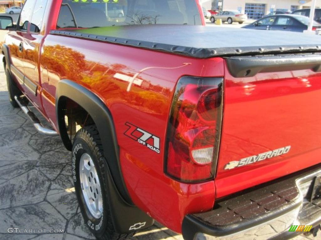 2004 Silverado 1500 Z71 Extended Cab 4x4 - Victory Red / Medium Gray photo #9