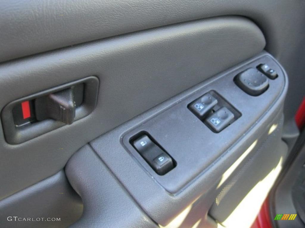 2004 Silverado 1500 Z71 Extended Cab 4x4 - Victory Red / Medium Gray photo #16