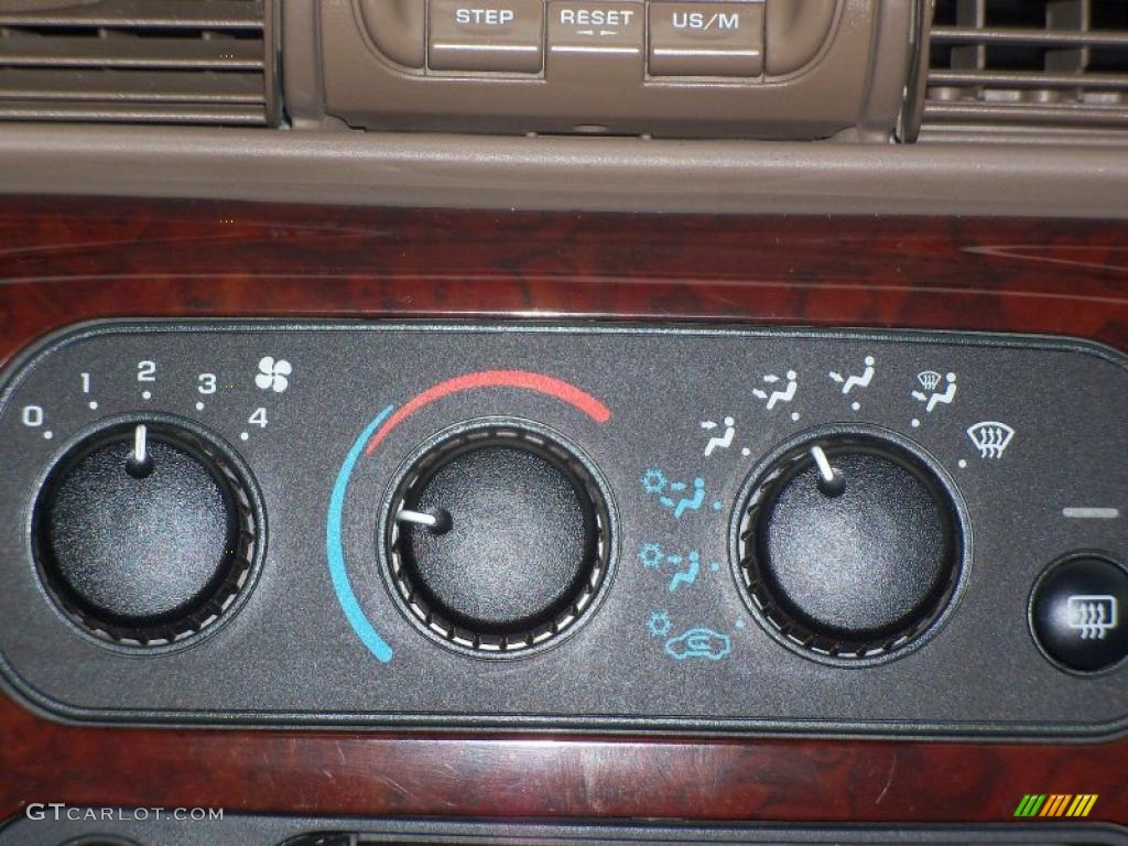 2001 Chrysler Sebring LXi Convertible Controls Photo #38799823
