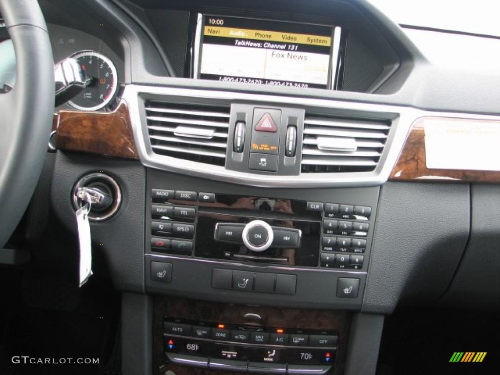 2011 Mercedes-Benz E 350 4Matic Wagon Controls Photo #38801207