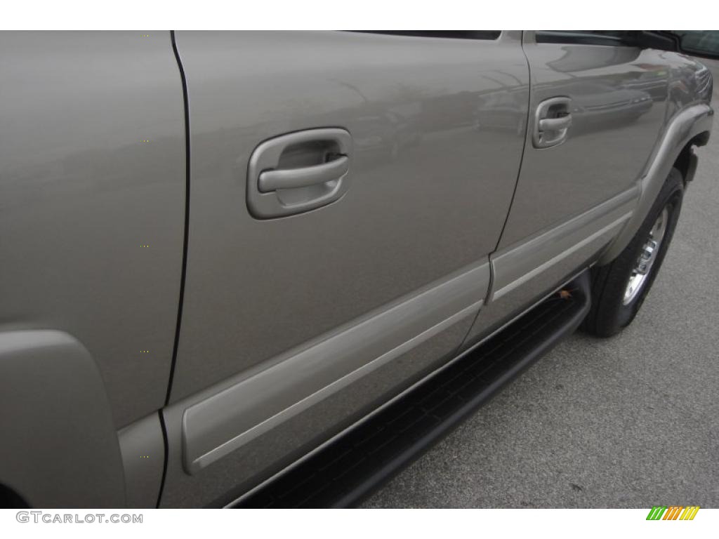 2003 Suburban 1500 LT 4x4 - Light Pewter Metallic / Tan/Neutral photo #9