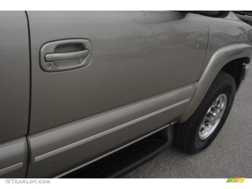 2003 Suburban 1500 LT 4x4 - Light Pewter Metallic / Tan/Neutral photo #10