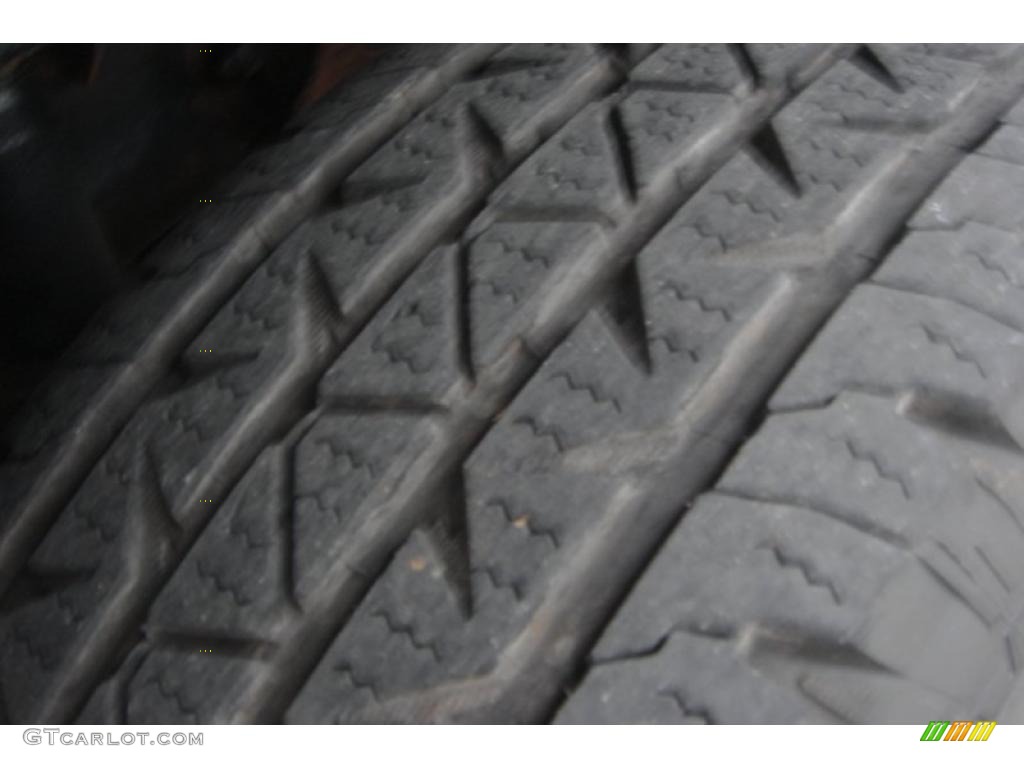 2003 Suburban 1500 LT 4x4 - Light Pewter Metallic / Tan/Neutral photo #12