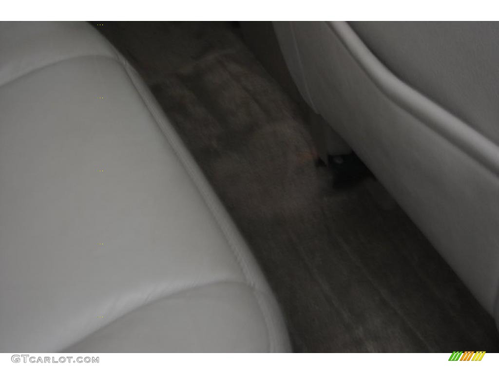 2003 Suburban 1500 LT 4x4 - Light Pewter Metallic / Tan/Neutral photo #41