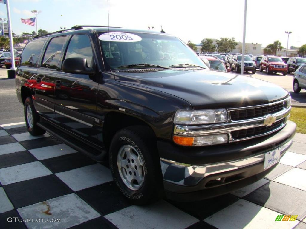 2005 Suburban 1500 LS - Dark Gray Metallic / Tan/Neutral photo #5