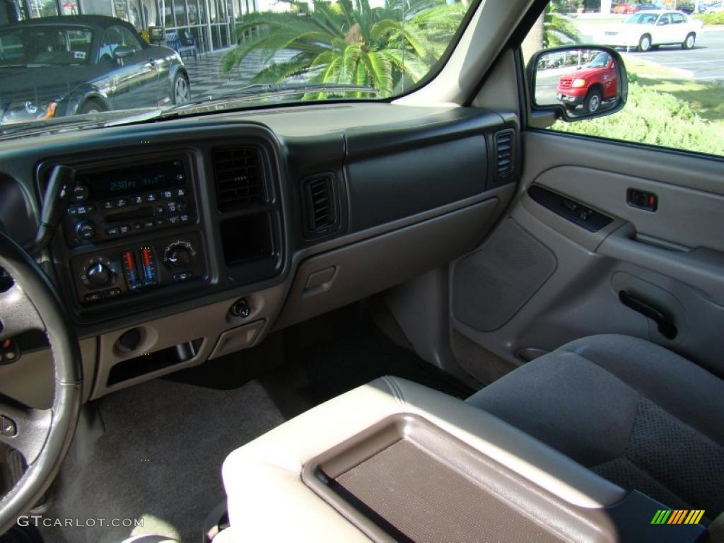 2005 Suburban 1500 LS - Dark Gray Metallic / Tan/Neutral photo #21