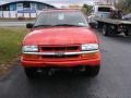Victory Red - S10 LS Crew Cab 4x4 Photo No. 2