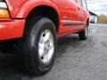 Victory Red - S10 LS Crew Cab 4x4 Photo No. 3