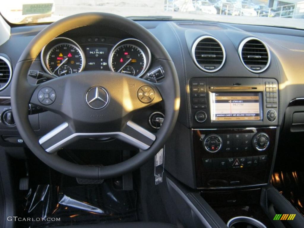 2011 Mercedes-Benz GL 450 4Matic Black Steering Wheel Photo #38806868