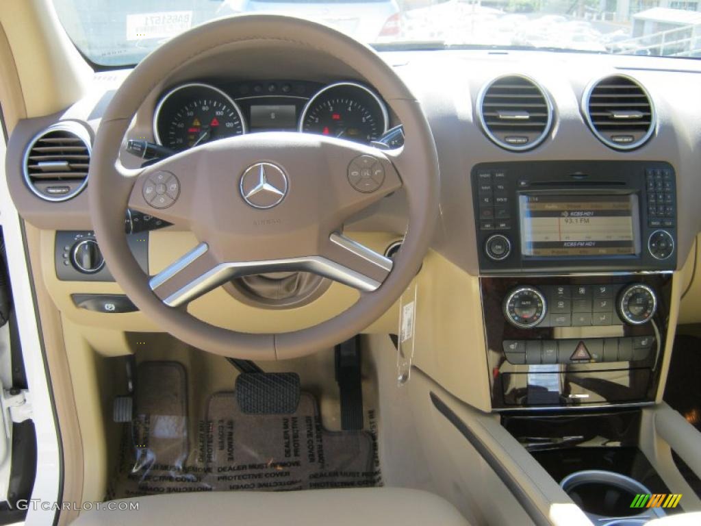 Cashmere Interior 2011 Mercedes-Benz ML 350 Photo #38807804
