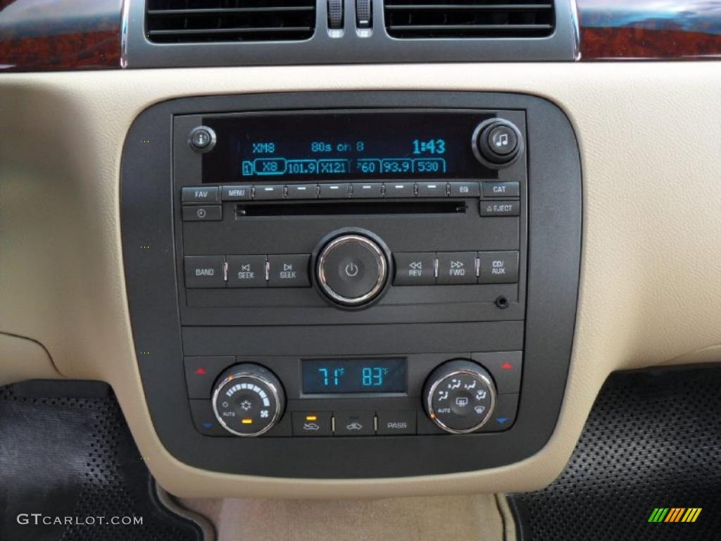 2011 Buick Lucerne CXL Controls Photo #38809080