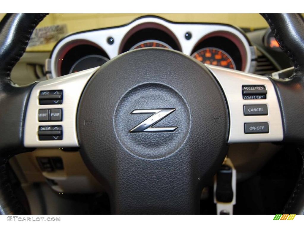 2007 Nissan 350Z Touring Roadster Frost Steering Wheel Photo #38809692