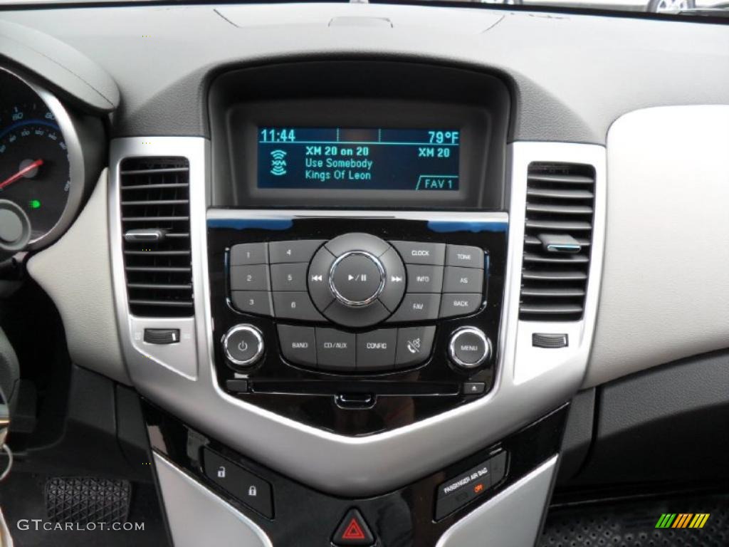 2011 Chevrolet Cruze LT Controls Photo #38810300