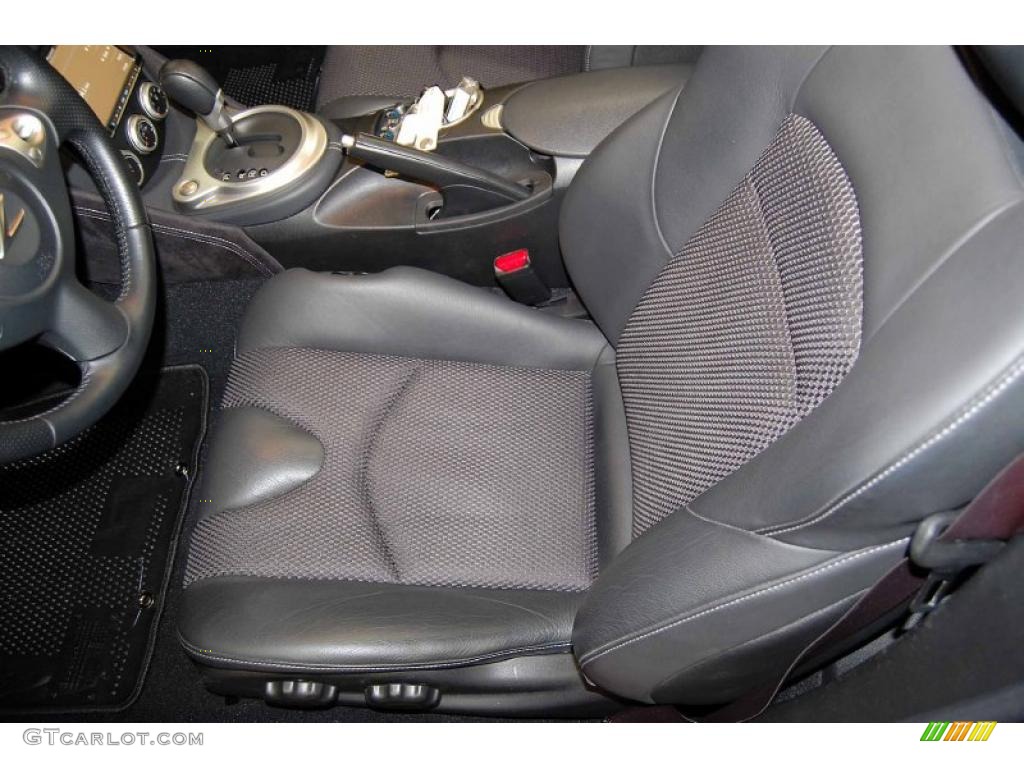 Black Leather Interior 2010 Nissan 370Z Touring Roadster Photo #38810884