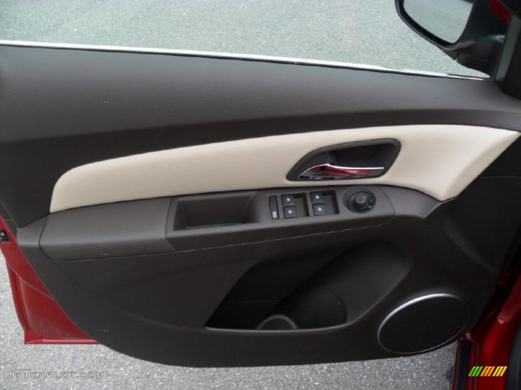 2011 Chevrolet Cruze LTZ Cocoa/Light Neutral Leather Door Panel Photo #38811440