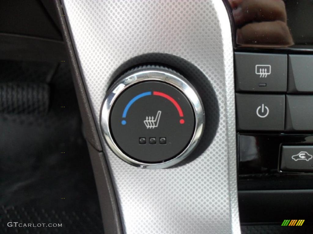 2011 Chevrolet Cruze LTZ Controls Photo #38811484