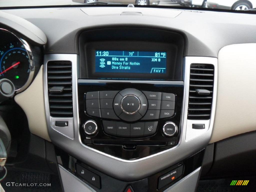 2011 Chevrolet Cruze LTZ Controls Photo #38811512