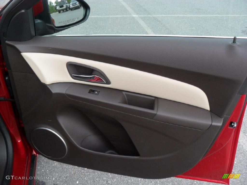 2011 Chevrolet Cruze LTZ Cocoa/Light Neutral Leather Door Panel Photo #38811628