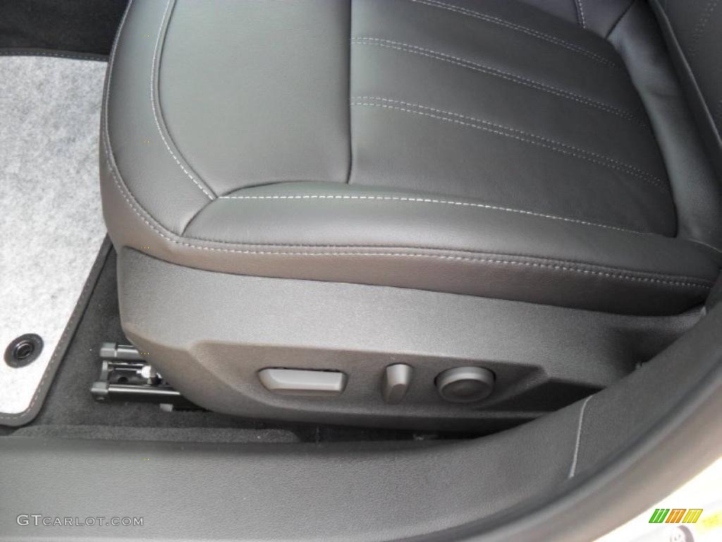 Ebony Interior 2011 Buick Regal CXL Photo #38812584