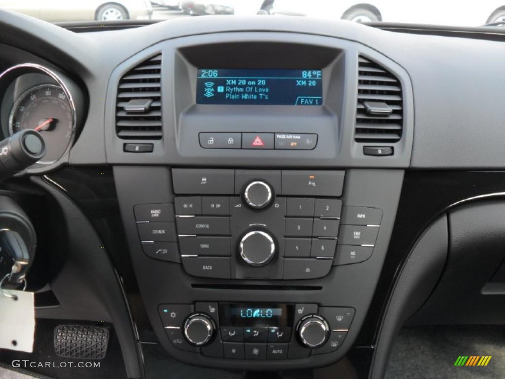 2011 Buick Regal CXL Controls Photo #38812656
