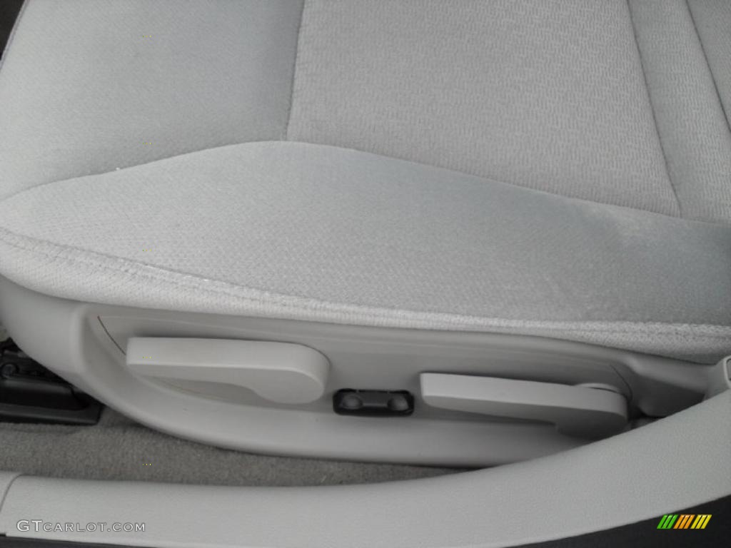 2011 Impala LT - Silver Ice Metallic / Gray photo #8