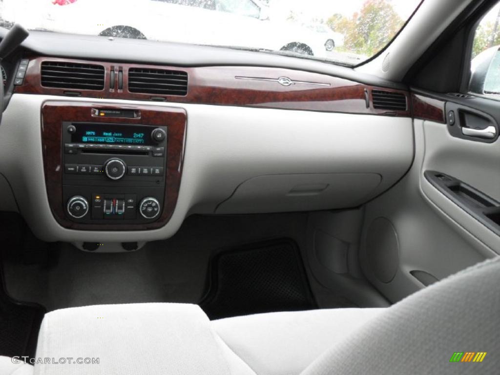 2011 Impala LT - Silver Ice Metallic / Gray photo #16