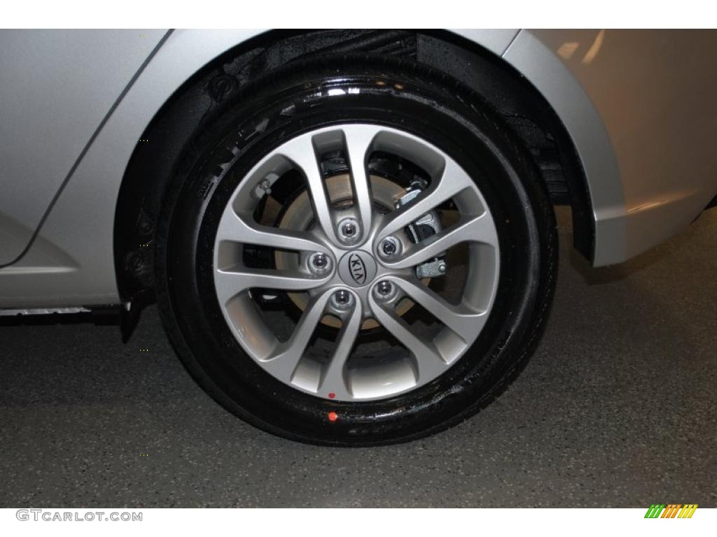 2011 Kia Forte EX 5 Door Wheel Photo #38814608