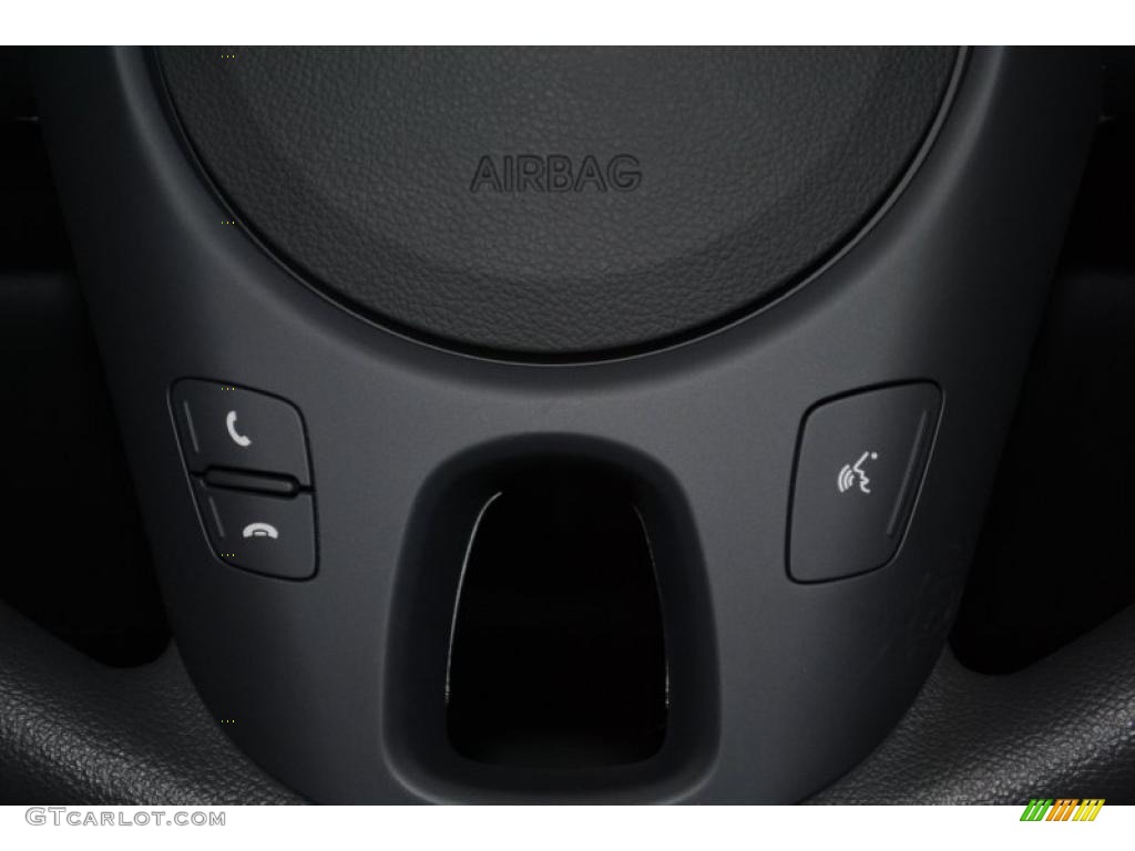 2011 Kia Forte EX 5 Door Controls Photo #38814684