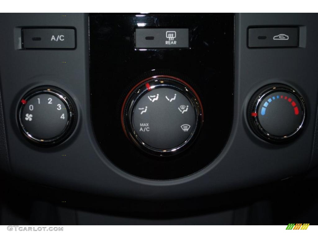 2011 Kia Forte EX 5 Door Controls Photo #38814768
