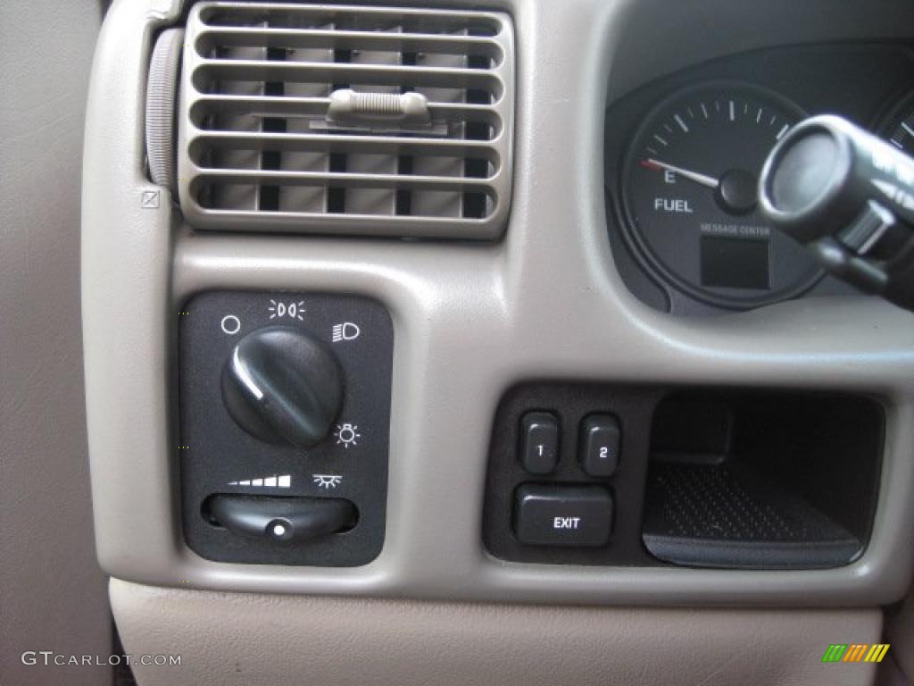 2004 Oldsmobile Silhouette Premier Controls Photo #38815316