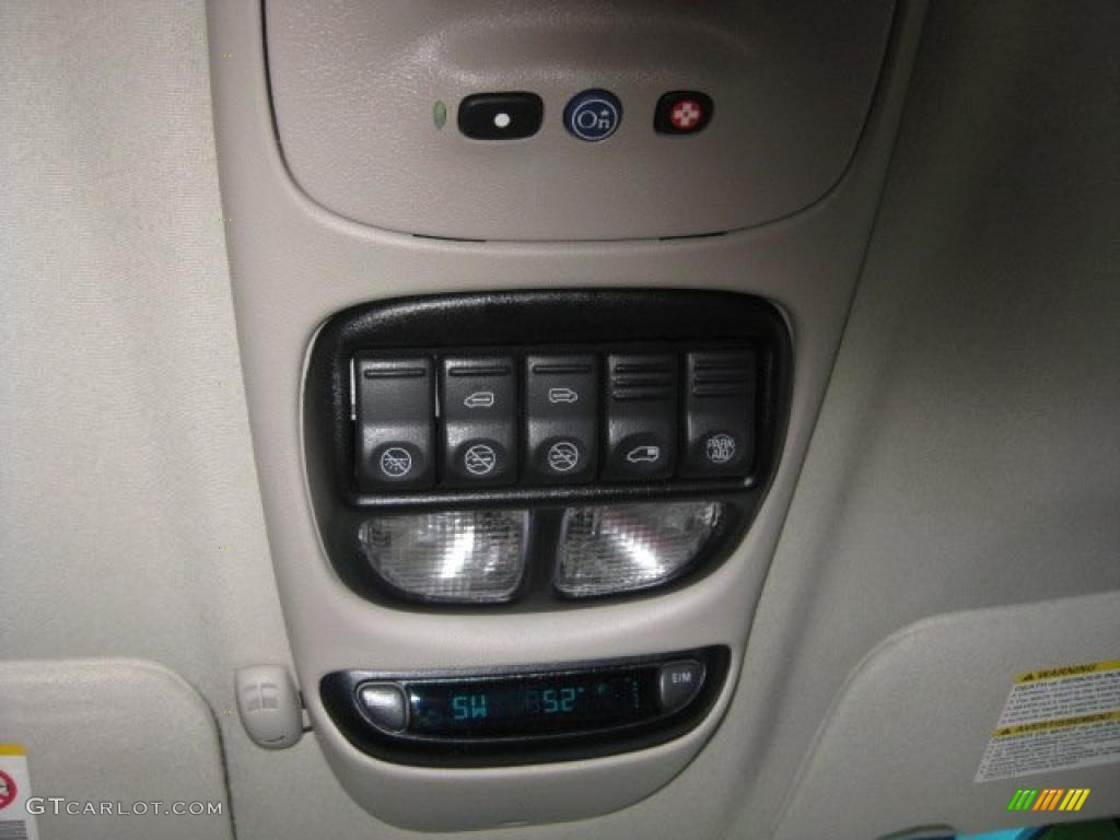 2004 Oldsmobile Silhouette Premier Controls Photo #38815408