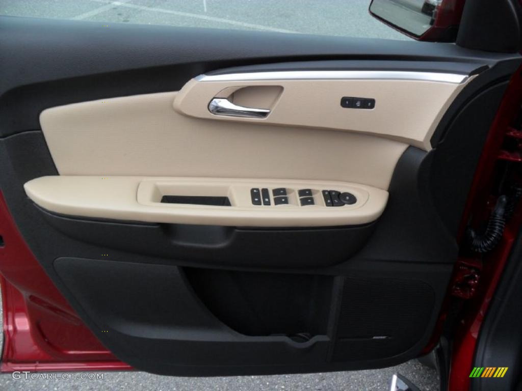 2009 Chevrolet Traverse LTZ Cashmere/Ebony Door Panel Photo #38815428
