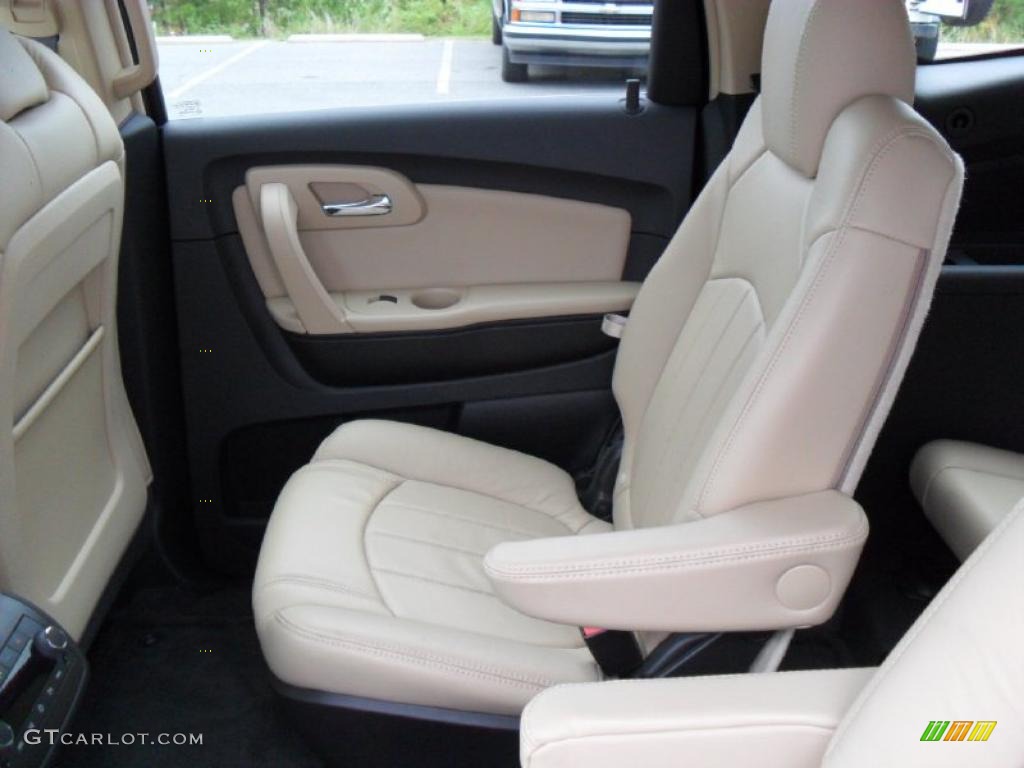 Cashmere/Ebony Interior 2009 Chevrolet Traverse LTZ Photo #38815532
