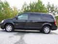 2008 Brilliant Black Crystal Pearlcoat Chrysler Town & Country Touring Signature Series  photo #12