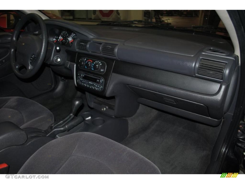 2003 Sebring LX Sedan - Black / Dark Slate Gray photo #13