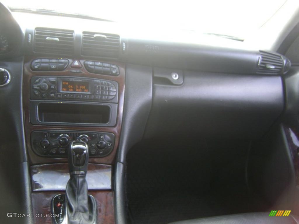 2003 C 240 Sedan - Black / Charcoal photo #12