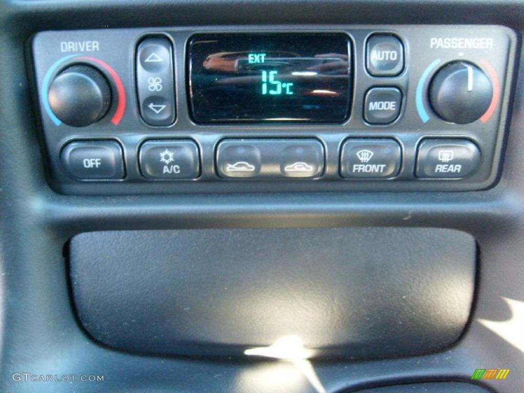 2003 Chevrolet Corvette Convertible Controls Photo #38820004