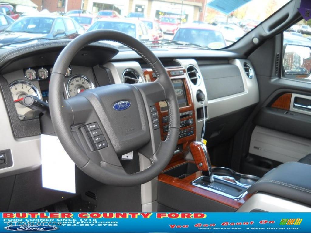 2010 F150 Lariat SuperCrew 4x4 - Tuxedo Black / Black photo #8